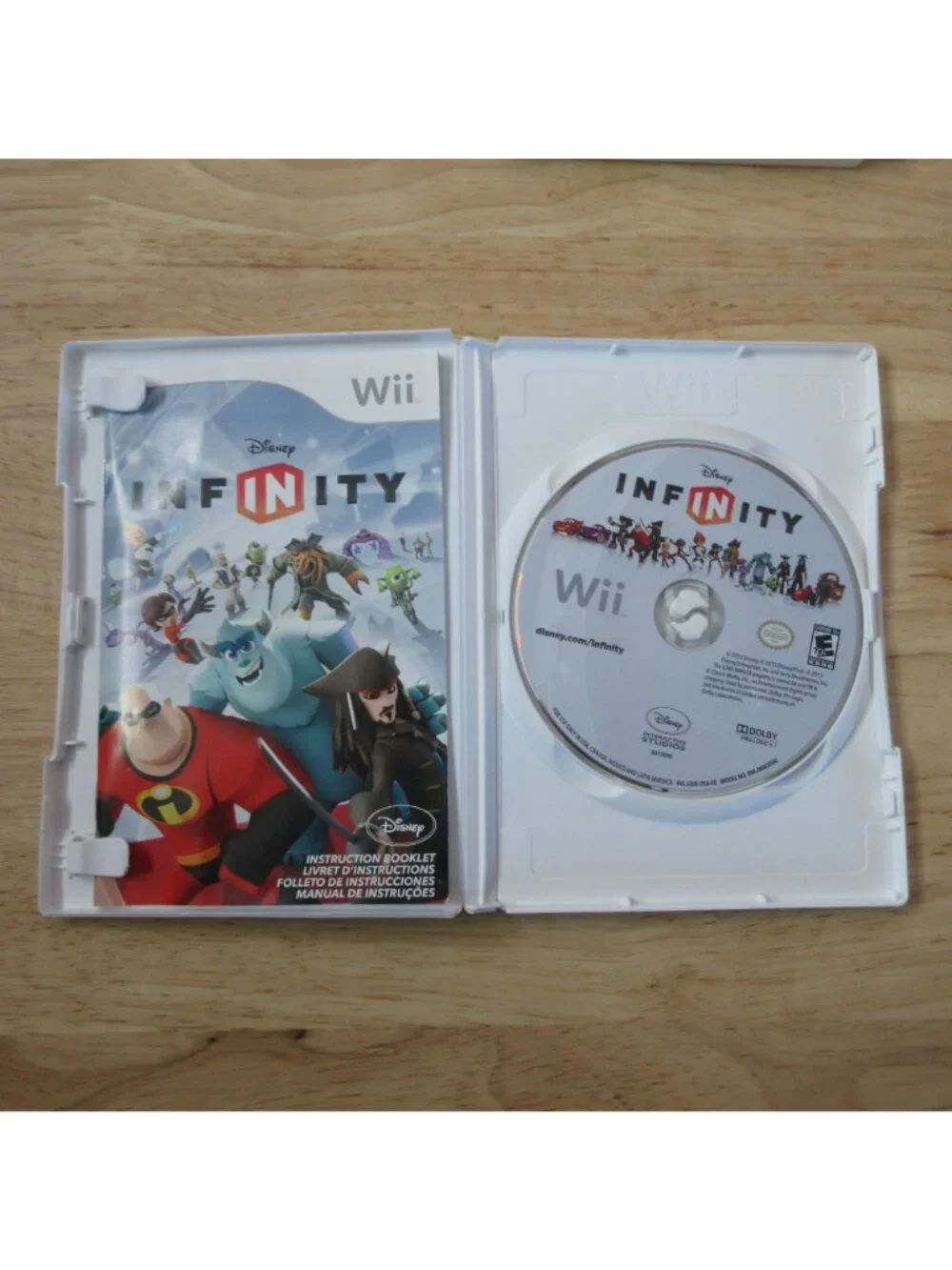 Wii Bundle 2 Video Games - Infinity & Skylanders Superchargers Racing
